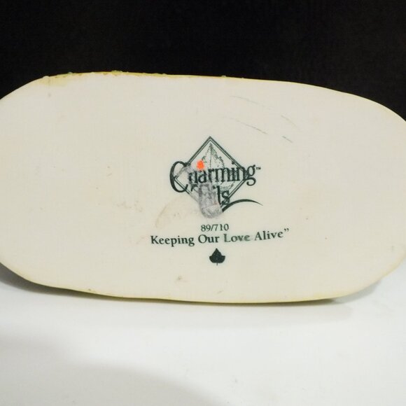 Charming Tails"Keeping Our Love Alive" by Dean Griff Retired - Picture 3 of 3